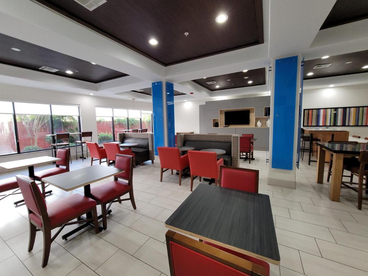 Express Hotel&suites South Hotel